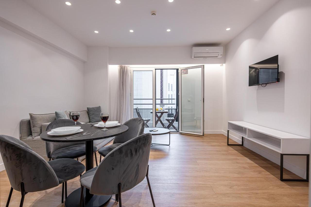 Kriel Suites By Liv Homes Афины Экстерьер фото