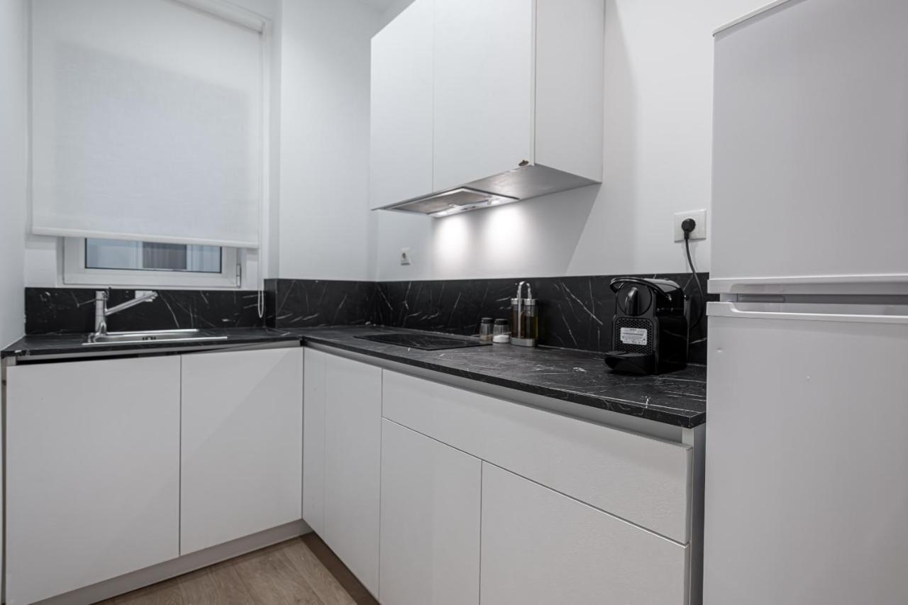 Kriel Suites By Liv Homes Афины Экстерьер фото