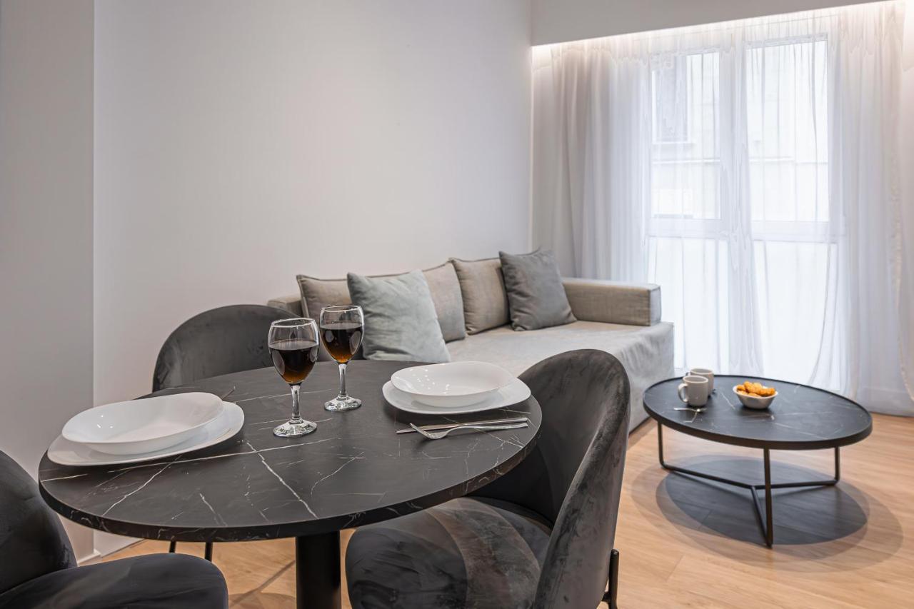 Kriel Suites By Liv Homes Афины Экстерьер фото