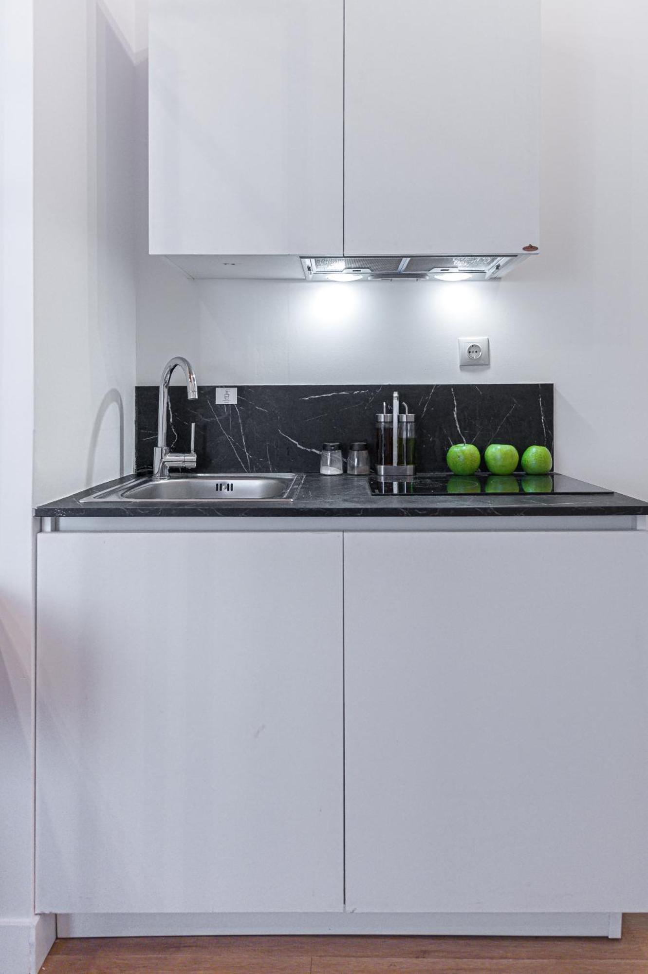 Kriel Suites By Liv Homes Афины Экстерьер фото