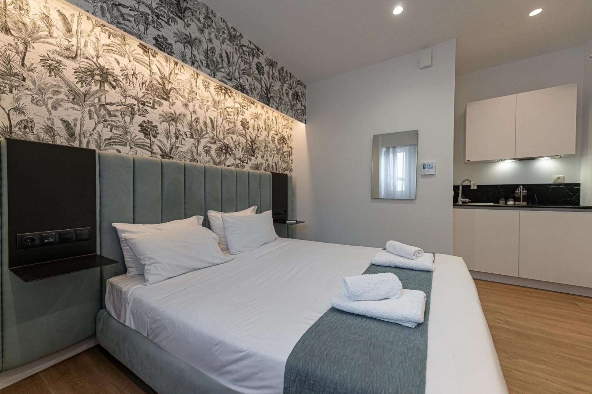 Kriel Suites By Liv Homes Афины Экстерьер фото