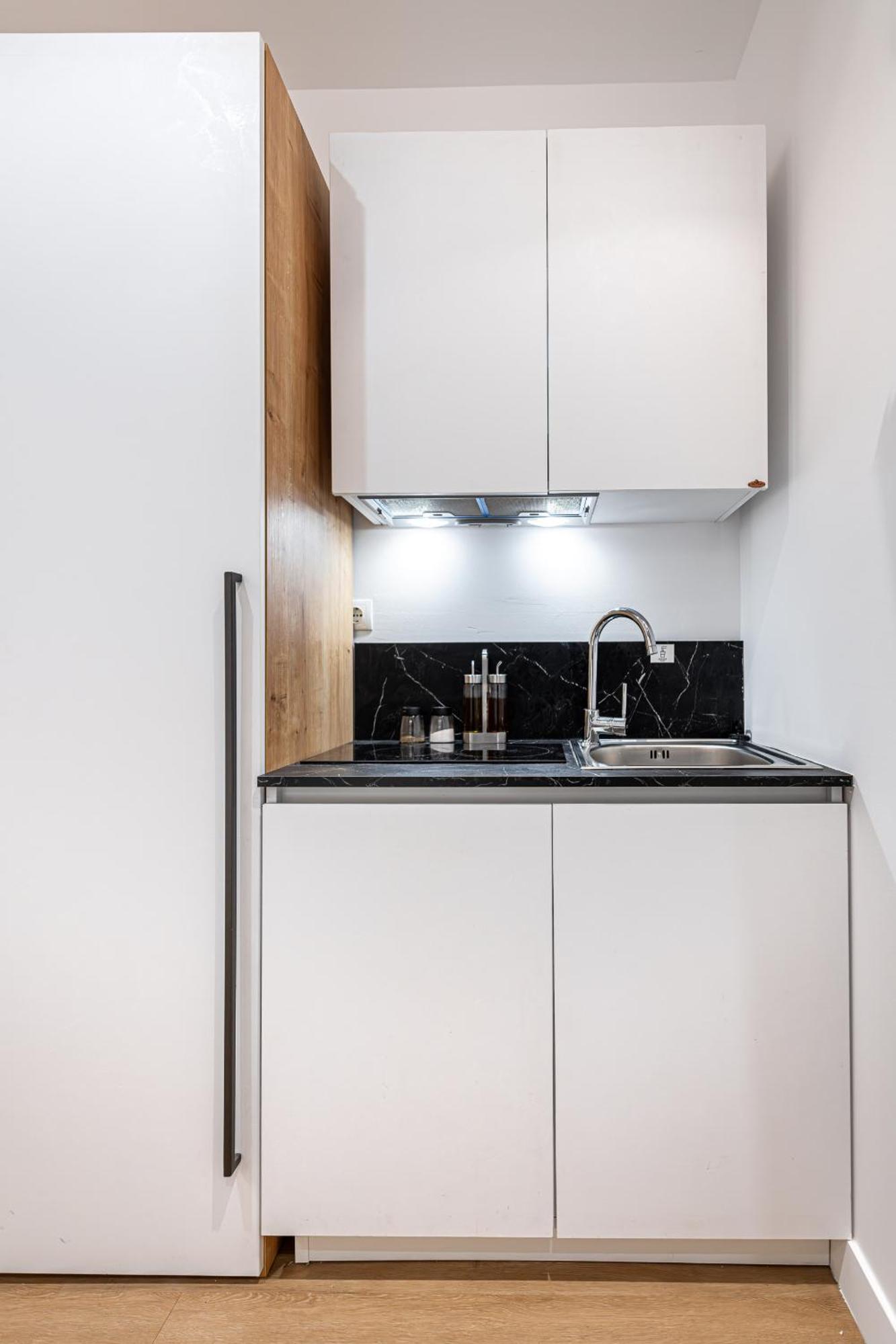 Kriel Suites By Liv Homes Афины Экстерьер фото