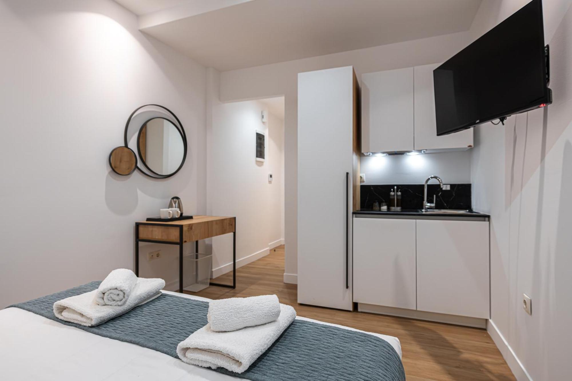 Kriel Suites By Liv Homes Афины Экстерьер фото